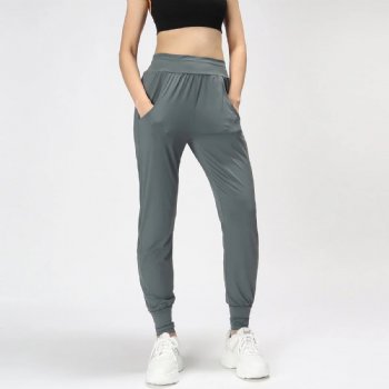 Women's quick dry, elastic leg ends sports pants with side pockets